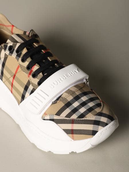 mens burberry shows|burberry men's shoes cheap.